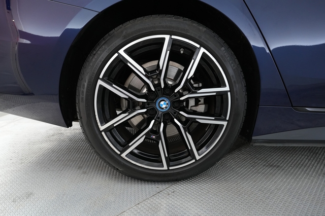 2022 BMW i4