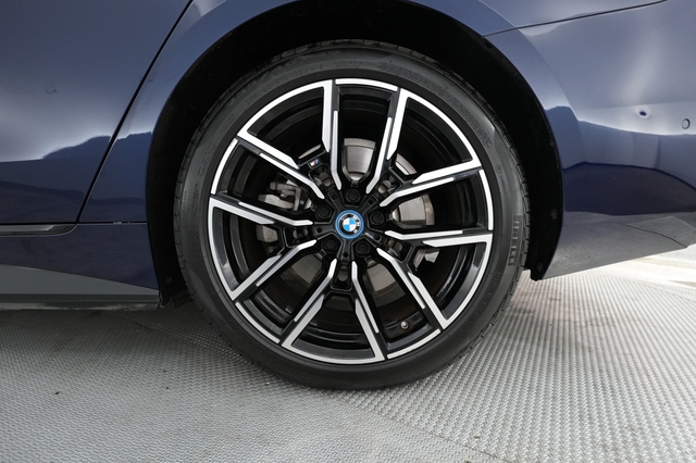 2022 BMW i4