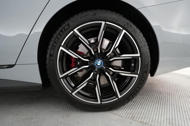 2024 BMW i4