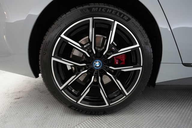 2024 BMW i4