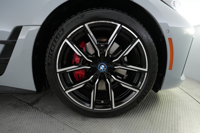 2024 BMW i4