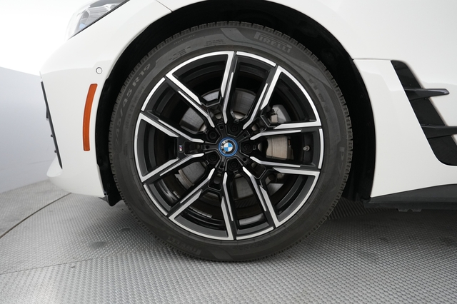 2022 BMW i4