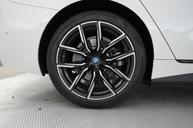 2022 BMW i4