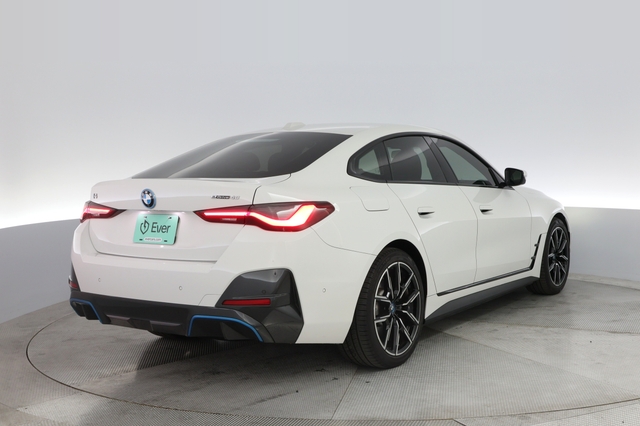 2022 BMW i4