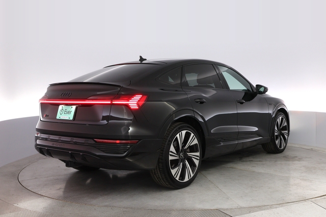 2024 Audi Q8 e-tron