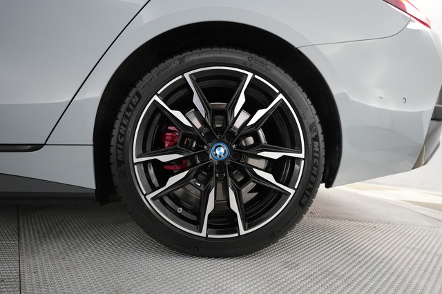 2022 BMW i4