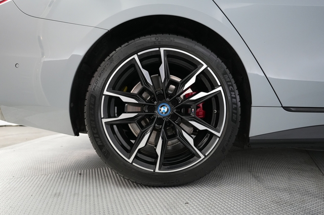 2022 BMW i4