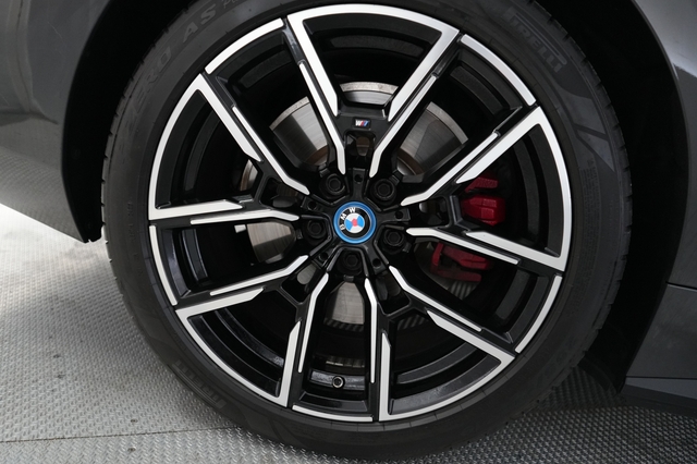 2023 BMW i4