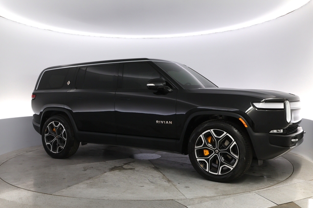 2024 Rivian R1S