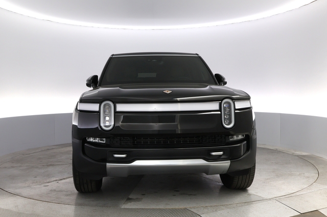 2024 Rivian R1S