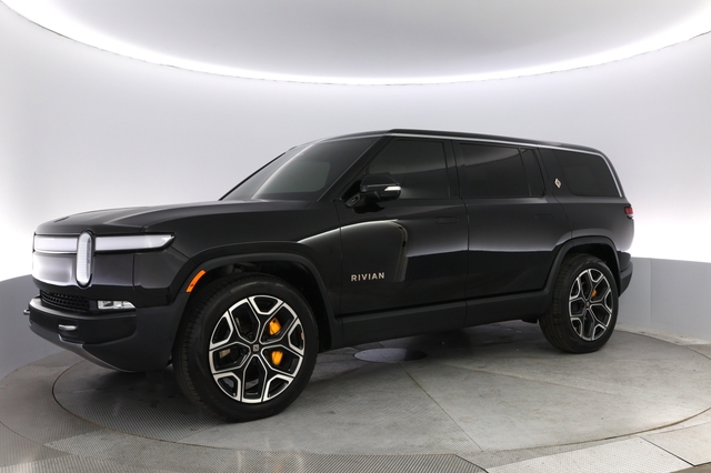 2024 Rivian R1S