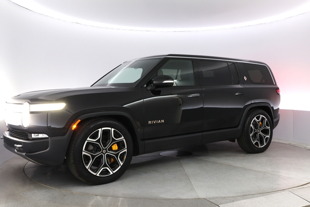 2024 Rivian R1S