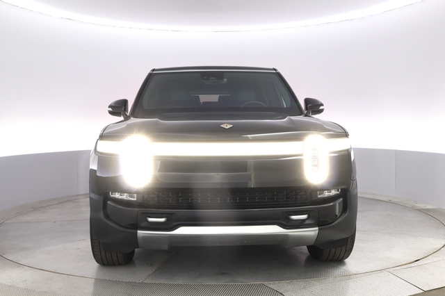 2024 Rivian R1S