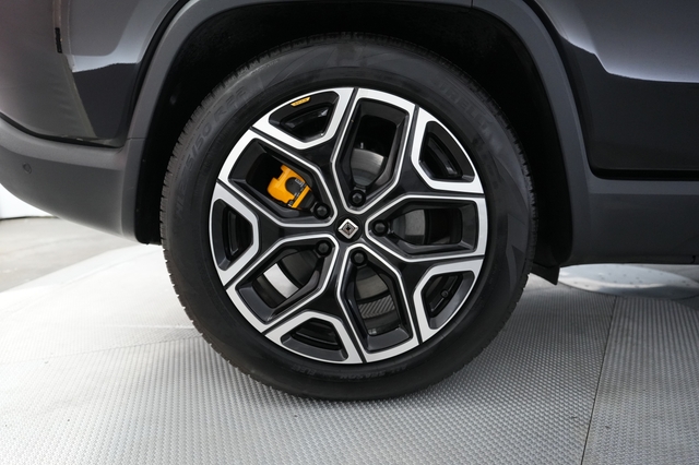 2024 Rivian R1S