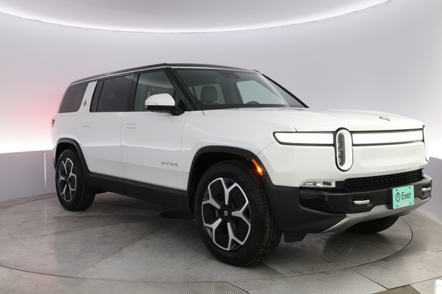2024 Rivian R1S