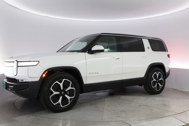 2024 Rivian R1S
