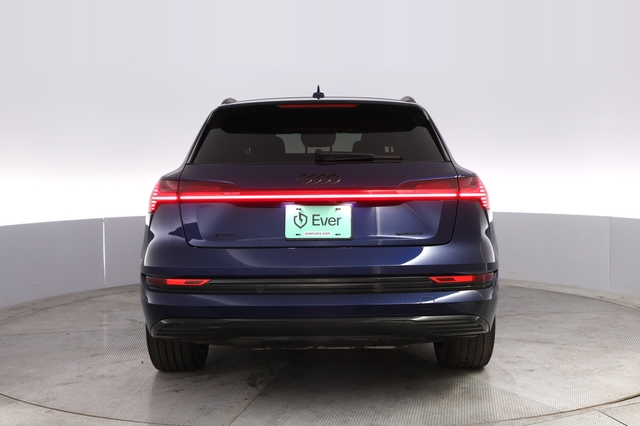 2022 Audi e-tron