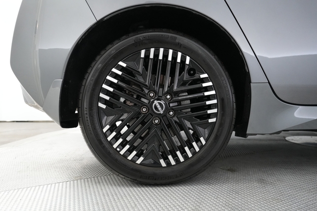 2024 Nissan LEAF