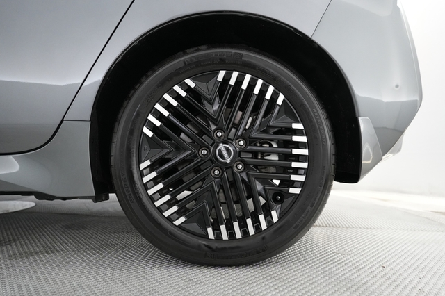 2024 Nissan LEAF