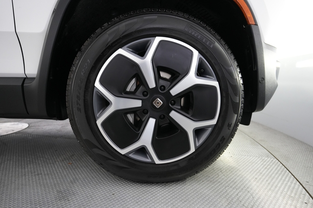 2023 Rivian R1S