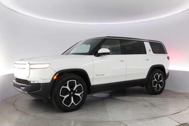 2023 Rivian R1S