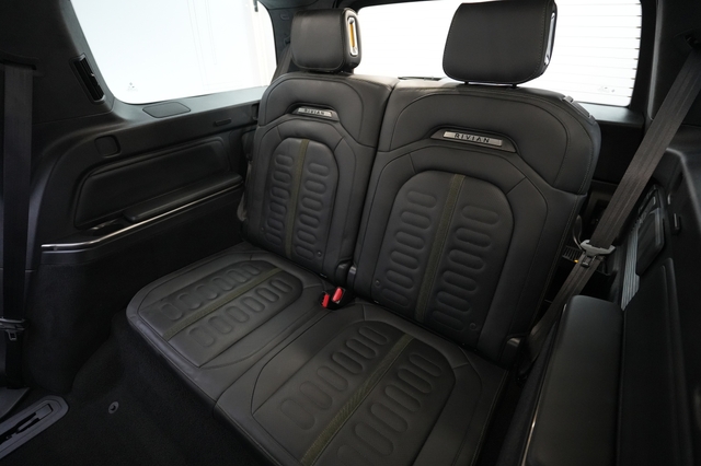 2023 Rivian R1S
