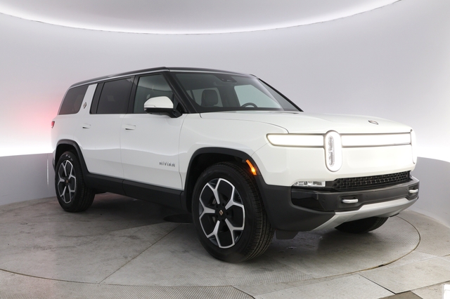 2023 Rivian R1S