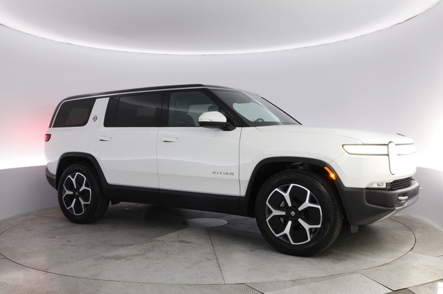 2023 Rivian R1S