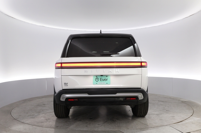 2023 Rivian R1S