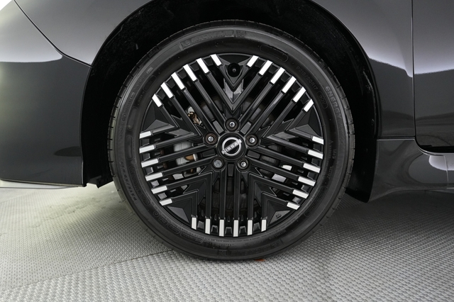2024 Nissan LEAF