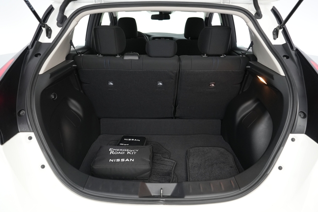2023 Nissan LEAF