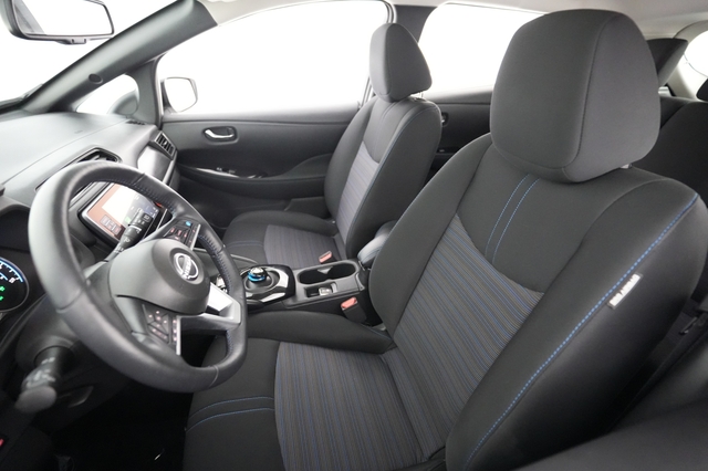 2023 Nissan LEAF