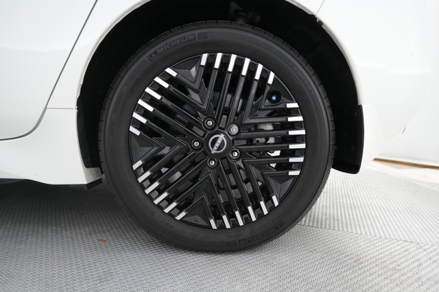 2023 Nissan LEAF