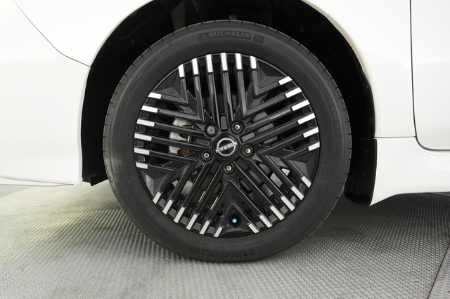 2023 Nissan LEAF