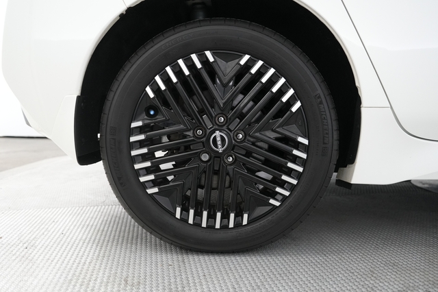 2023 Nissan LEAF