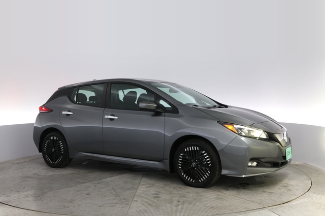 2023 Nissan LEAF