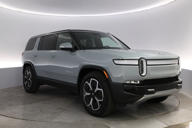 2023 Rivian R1S
