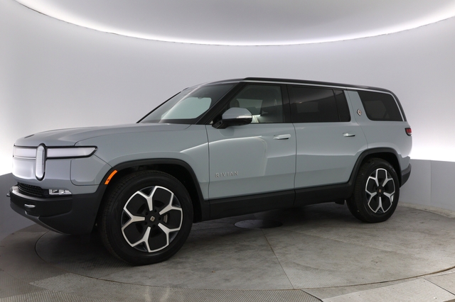 2023 Rivian R1S