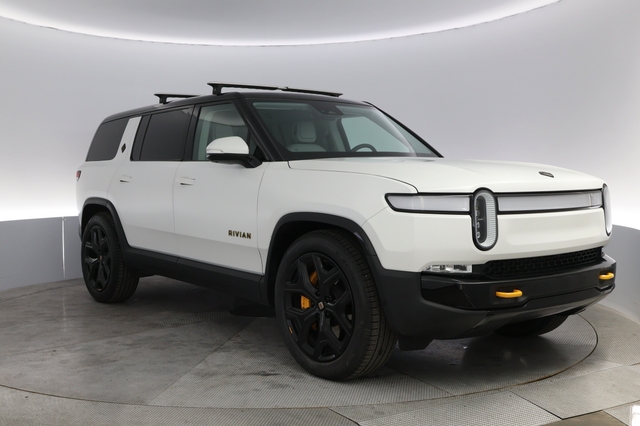 2023 Rivian R1S