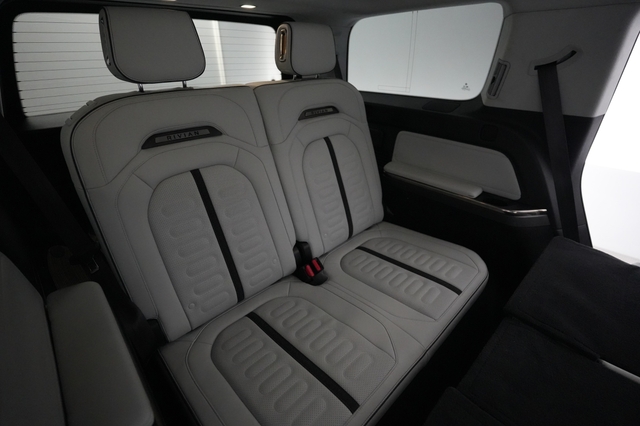 2023 Rivian R1S
