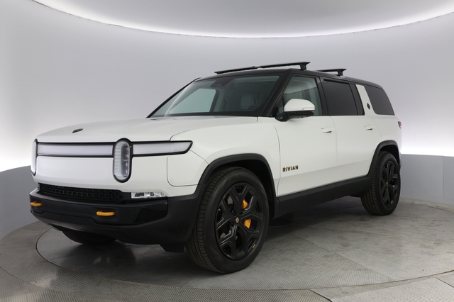 2023 Rivian R1S