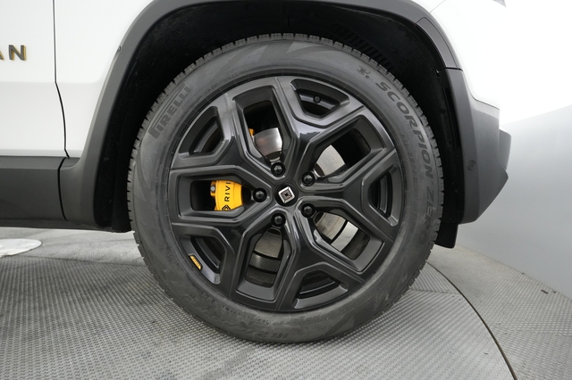 2023 Rivian R1S