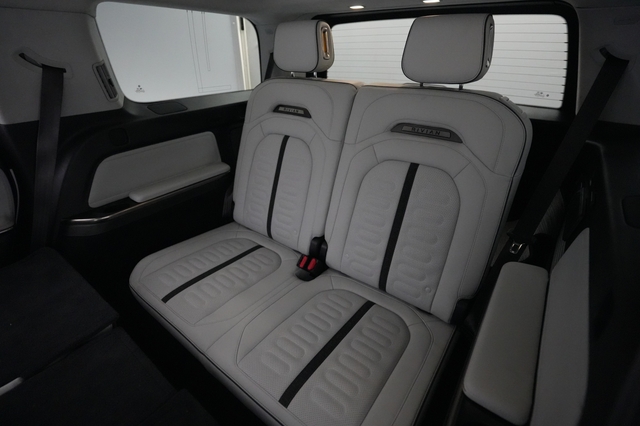 2023 Rivian R1S