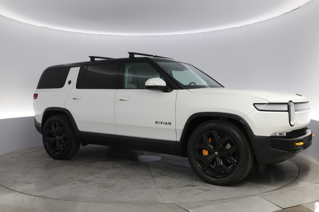 2023 Rivian R1S