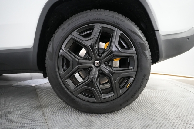 2023 Rivian R1S