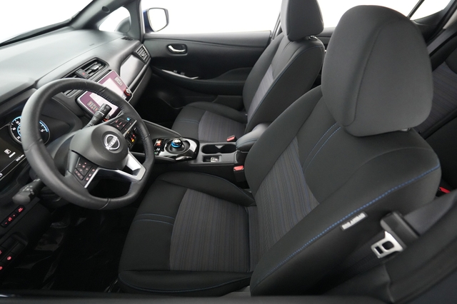 2025 Nissan LEAF