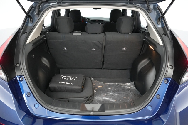 2025 Nissan LEAF