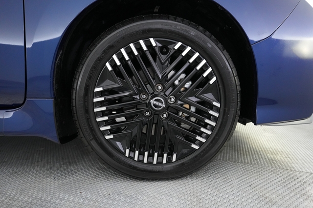 2025 Nissan LEAF