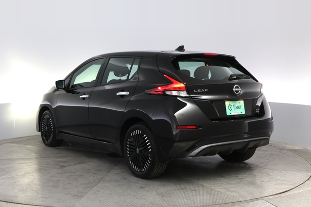 2024 Nissan LEAF