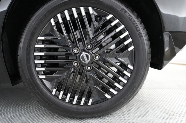 2024 Nissan LEAF